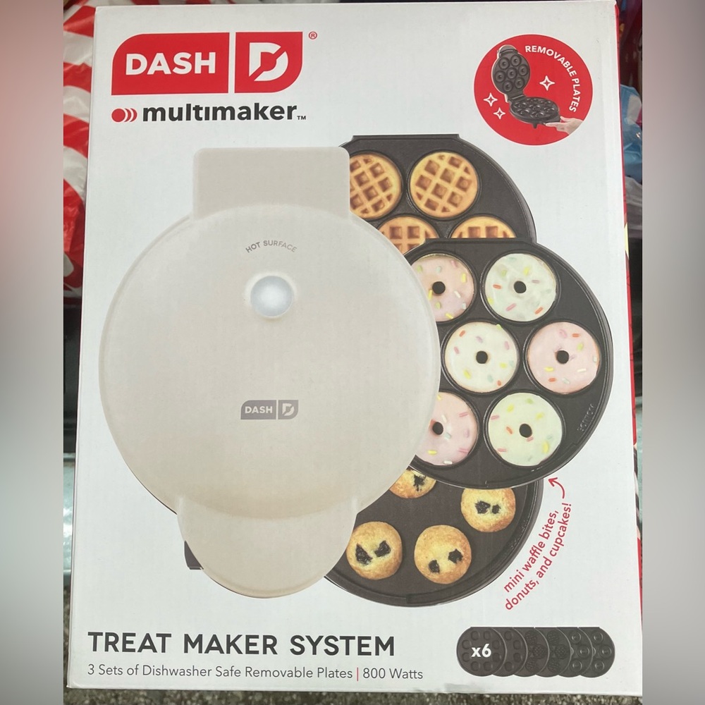 Dash Treat Maker in Cream